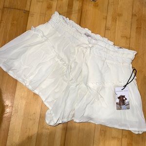 Sincerely, Jules size small off-white ruffled shorts 100% rayon